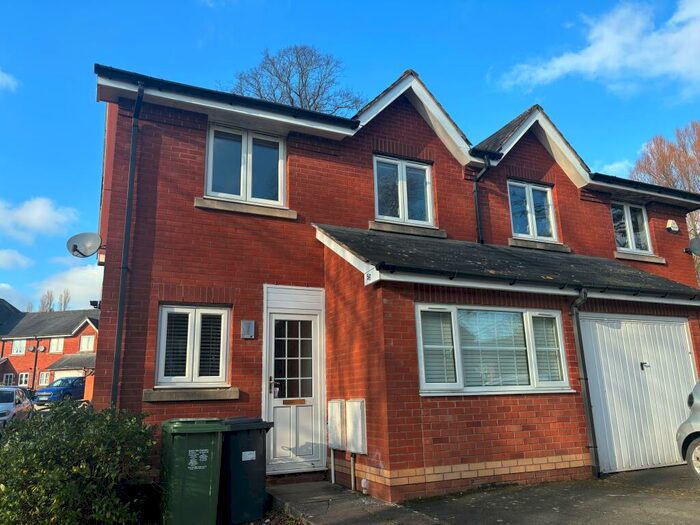 4 Bedroom House To Rent In Lewis Crescent, Clyst Heath, EX2