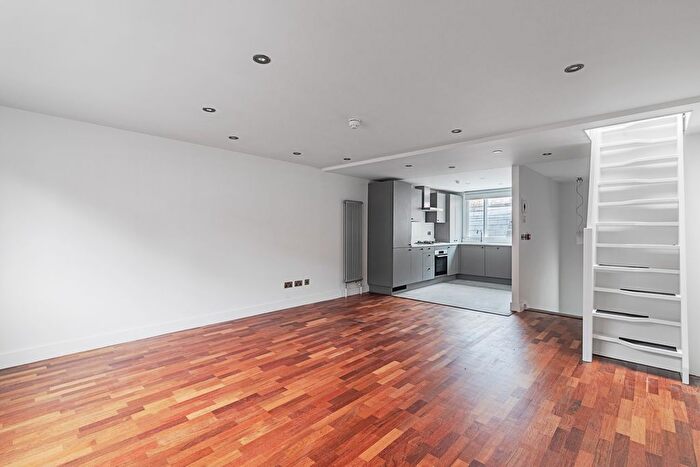 2 Bedroom Flat To Rent In Earlham Street, Seven Dials, WC2H