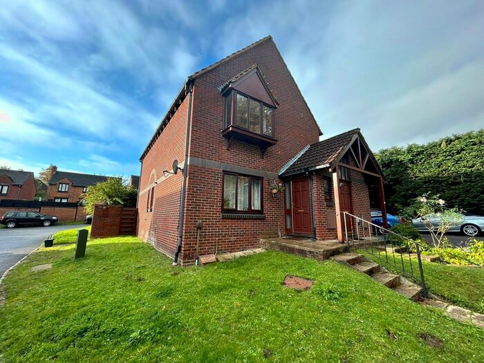 2 Bedroom Maisonette To Rent In Top Common, Warfield, Bracknell, Berkshire, RG42