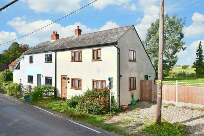 2 Bedroom Cottage For Sale In Toot Hill Road, Ongar, Essex, CM5