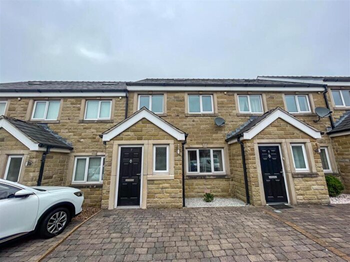 4 Bedroom House To Rent In Hendly Court, Colne, BB8
