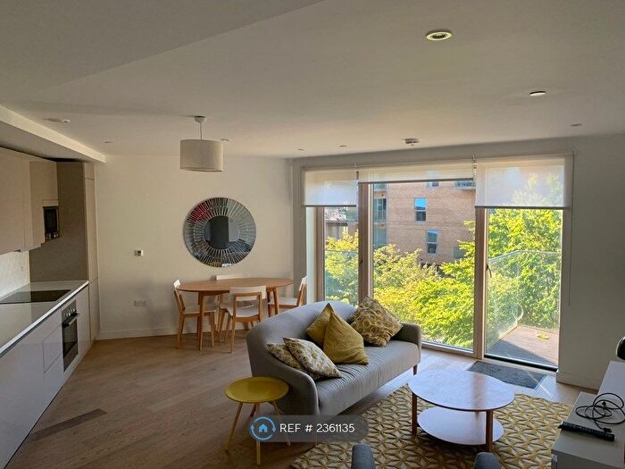 2 Bedroom Flat To Rent In Rodney Road, London, SE17