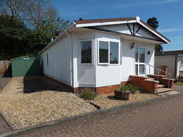 2 Bedroom Park Home For Sale In Theddingworth Road, LE16