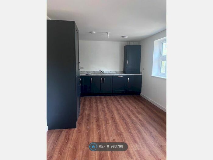 2 Bedroom Flat To Rent In Draughtsman House, Colchester, CO1