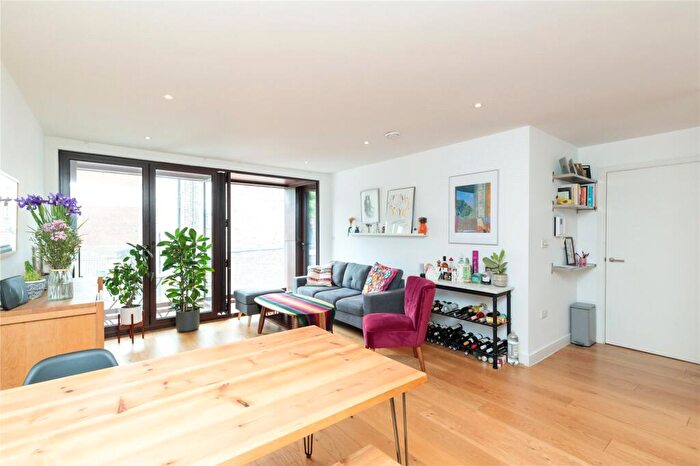 2 Bedroom Flat To Rent In Elmore Street, Canonbury, N1