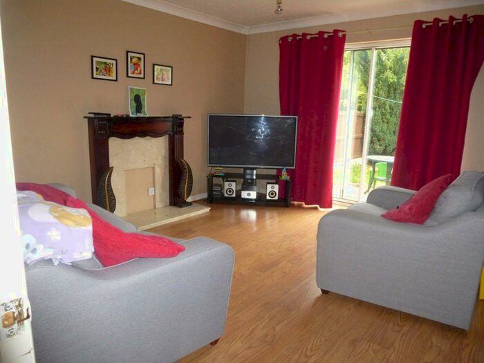 2 Bedroom House To Rent In Manor House Court, Scawthorpe, Doncaster, DN5