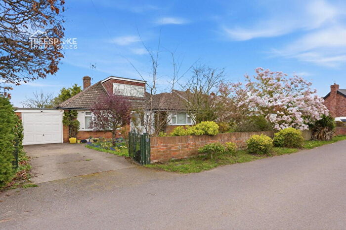 2 Bedroom Detached House For Sale In Tippings Lane, Farnsfield, NG22