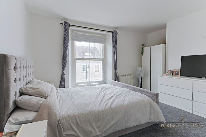 2 Bedroom Flat For Sale In Durnford Street, Plymouth, Devon, PL1