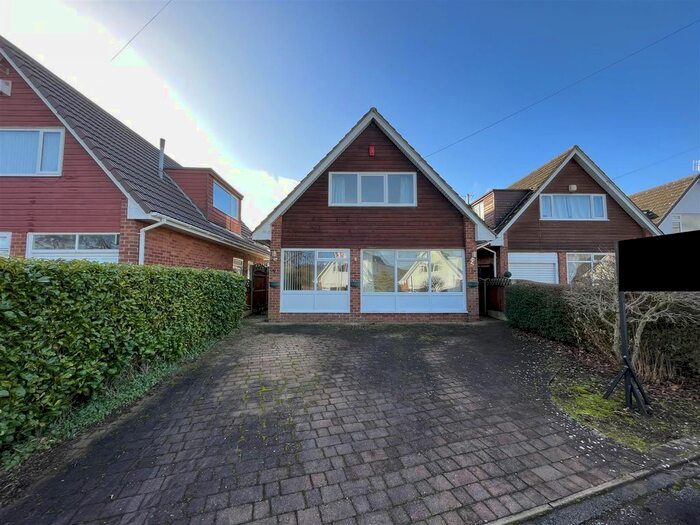 3 Bedroom Detached House For Sale In Dale Close, Baldwins Gate, Newcastle-Under-Lyme, ST5