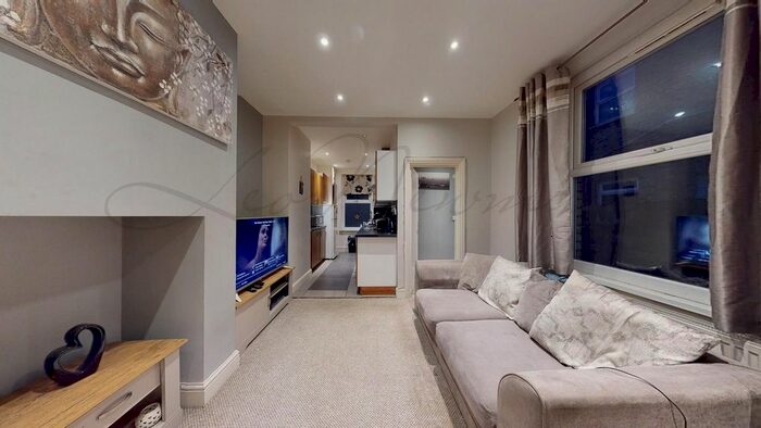 2 Bedroom Flat To Rent In Richmond Road, Leytonstone, E11