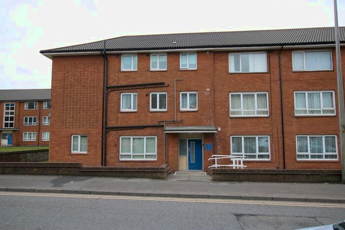 2 Bedroom Flat To Rent In Oakenhurst Road, Blackburn, BB2