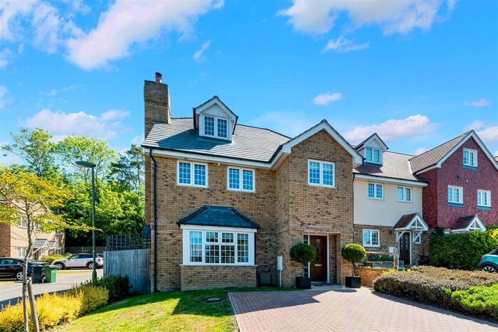 4 Bedroom Detached House To Rent In South Tadworth Farm Close, Tadworth, Surrey, KT20