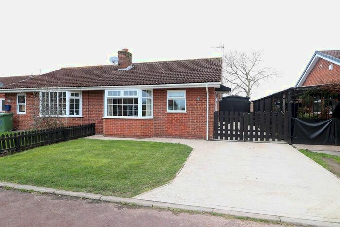 2 Bedroom Semi-Detached Bungalow For Sale In St. Martins Close, Fangfoss, York, YO41