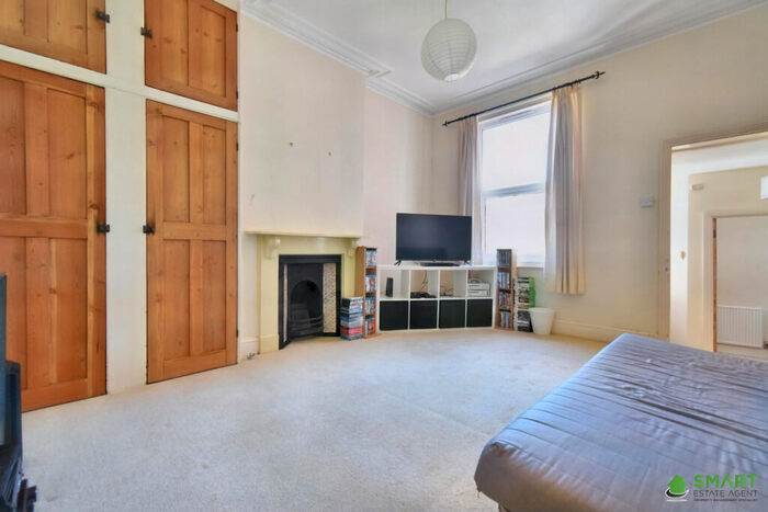 2 Bedroom Apartment For Sale In Sylvan Road, Exeter, EX4
