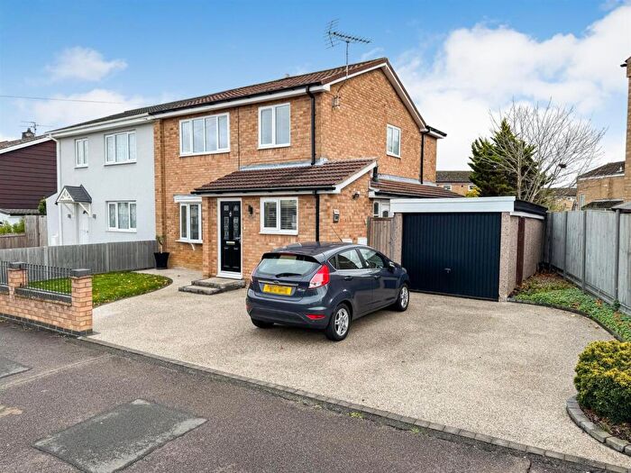 3 Bedroom Semi-Detached House For Sale In Willow Brook Road, Corby, NN17