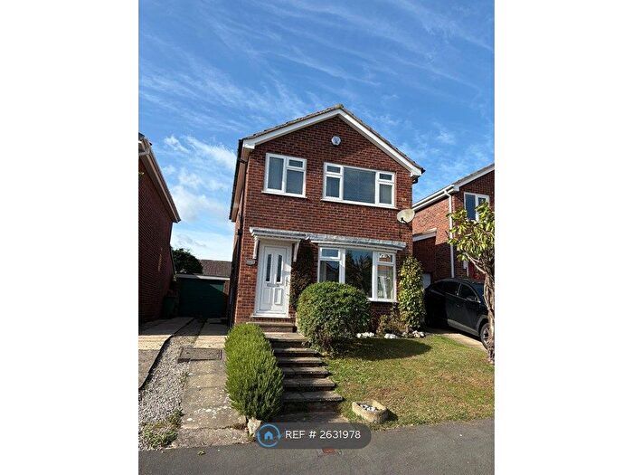 3 Bedroom Detached House To Rent In Wainers Close, York, YO23