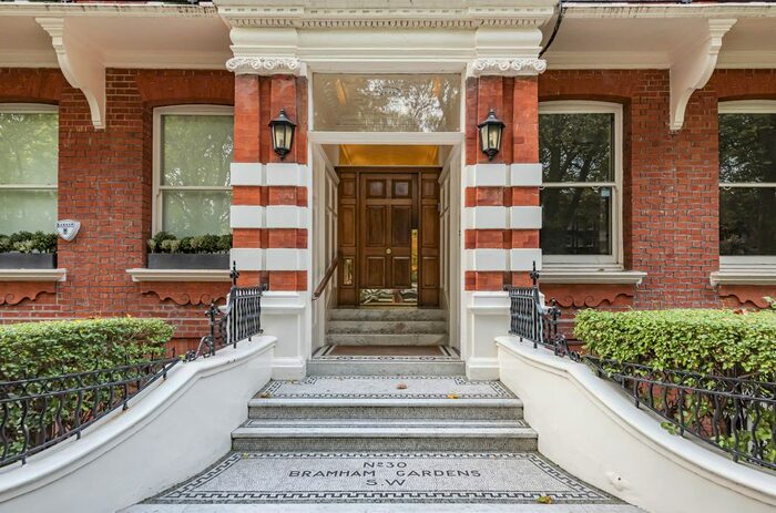3 Bedroom Flat To Rent In Bramham Gardens, London, SW5