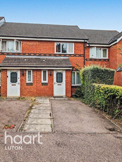 2 Bedroom Terraced House For Sale In Dunraven Avenue, Luton, LU1