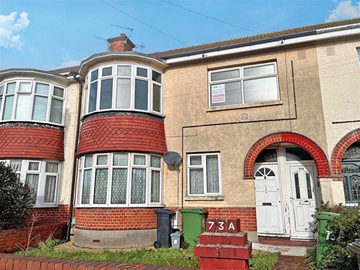 2 Bedroom Flat For Sale In Beaconsfield Avenue, Portsmouth, PO6