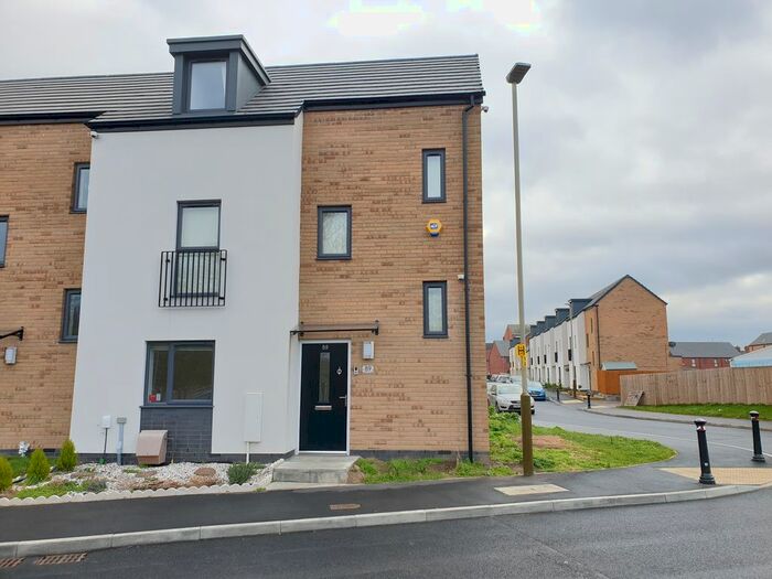 4 Bedroom Town House To Rent In Charles Bennion Walk, Belgrave, Leicester, LE4