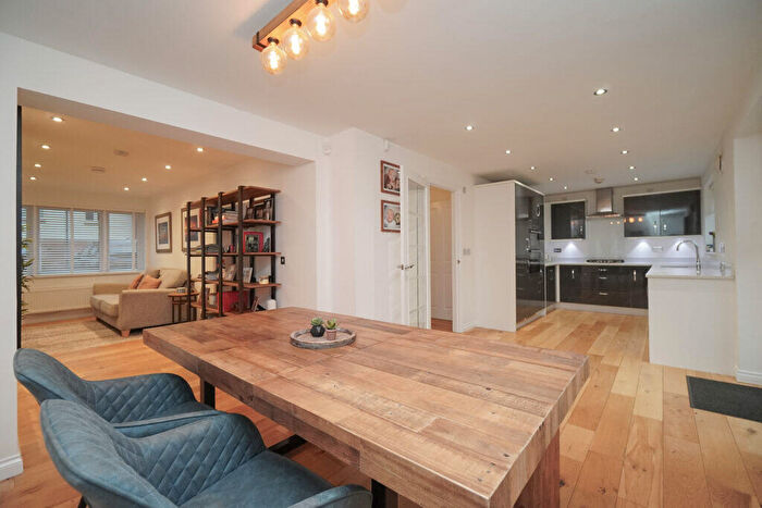 4 Bedroom Detached House For Sale In Glen Shira Drive, Dumbarton, G82