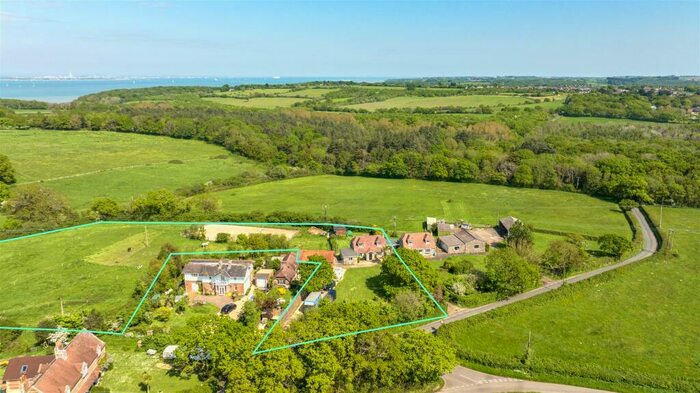 Detached House For Sale In Alverstone Road, Whippingham, PO32