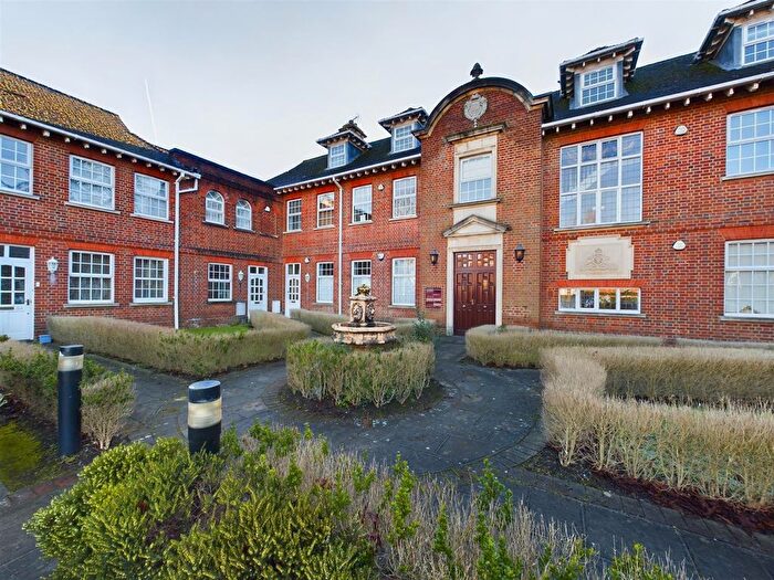 2 Bedroom Property To Rent In Artillery Mews, Tilehurst Road, Reading, RG30