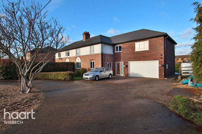 5 Bedroom Semi Detached House For Sale In Wales Bank, Elm, PE14