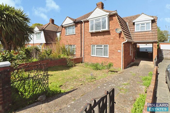 3 Bedroom Semi Detached House For Sale In Tufton Road, Rainham, ME8