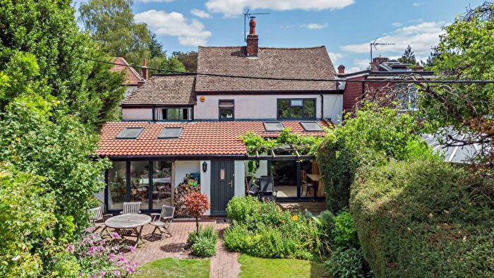 3 Bedroom Semi-Detached House For Sale In High Street, Twyford, Hampshire, SO21