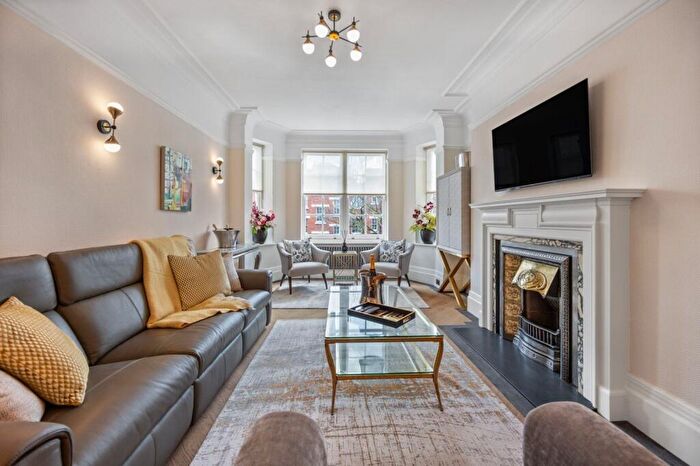 2 Bedroom Flat To Rent In Grove Court, Grove End Road, NW8