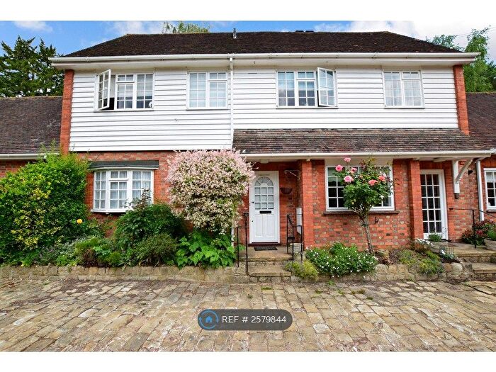 2 Bedroom Flat To Rent In Frittenden Road, Tonbridge, TN12