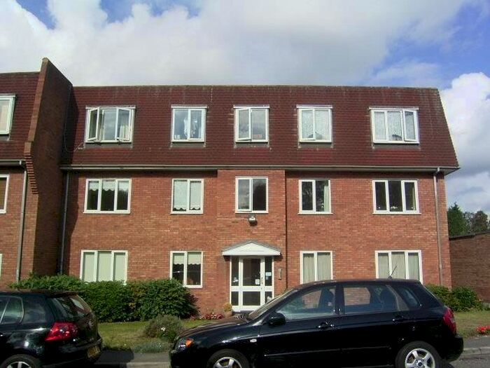 2 Bedroom Flat To Rent In Gridiron Place, Upminster, Essex RM14
