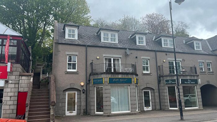2 Bedroom Flat To Rent In High Street, Banchory, AB31