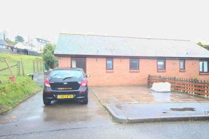 2 Bedroom Bungalow To Rent In Llanon, SY23