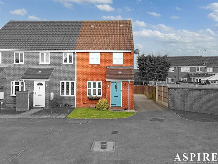 2 Bedroom End Of Terrace House For Sale In Lindsey Court, Rayleigh, SS6