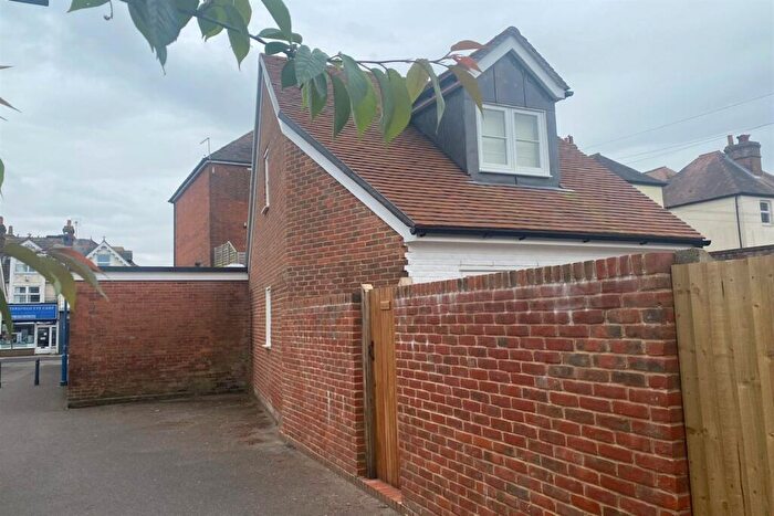 1 Bedroom Detached House To Rent In B Chapel Street, Petersfield, GU32