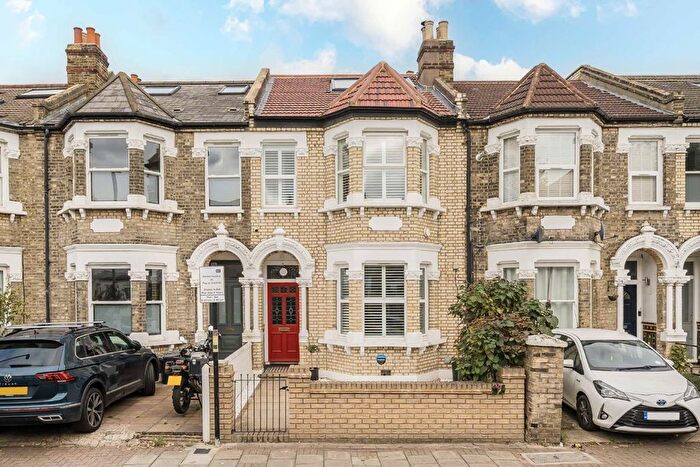 5 Bedroom Property For Sale In Longley Road, Tooting, SW17