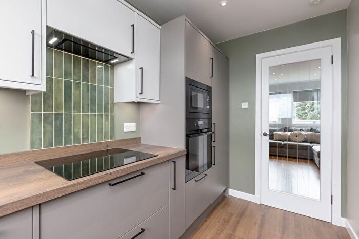 1 Bedroom Flat For Sale In / Hutchison Road, Edinburgh, EH14