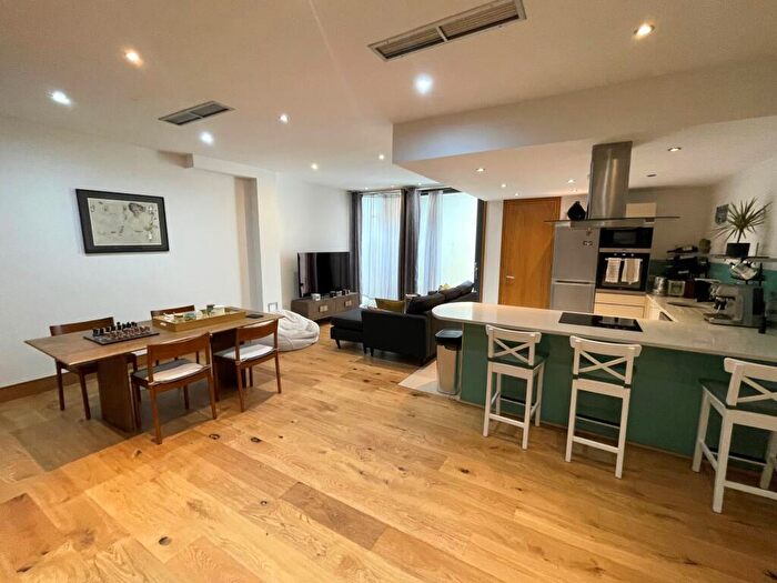 1 Bedroom Flat To Rent In Arlington Road, Camden, NW1