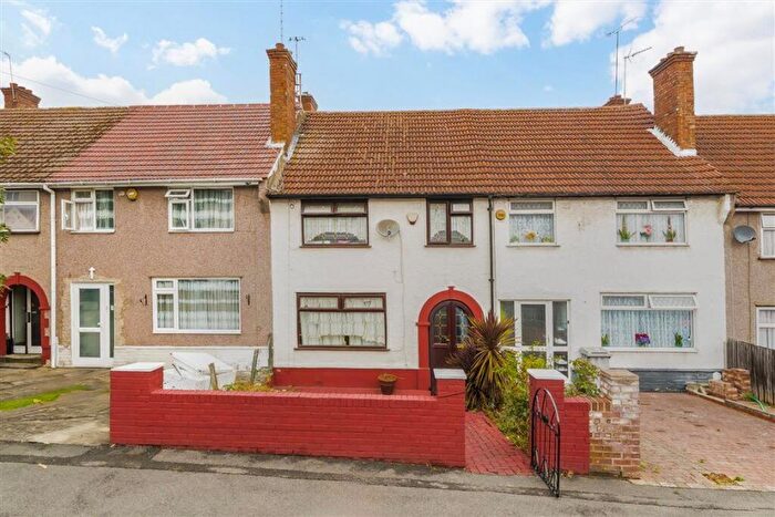 3 Bedroom Terraced House For Sale In Dawpool Road, Neasden, NW2