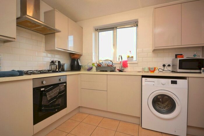 2 Bedroom Maisonette To Rent In Parker Road, Chelmsford, CM2