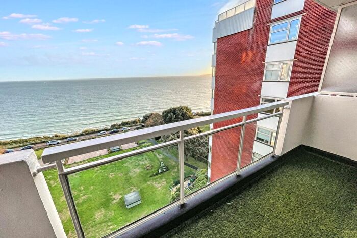 2 Bedroom Flat For Sale In East Cliff, BH1