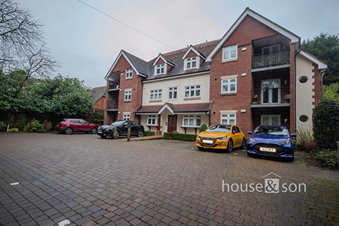 3 Bedroom Apartment To Rent In Queens Park Avenue, BH8