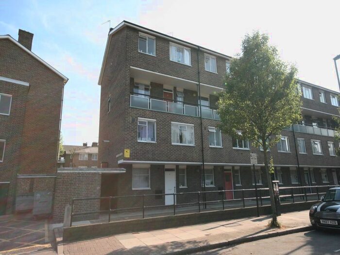 3 Bedroom Flat To Rent In Caldwell Street, London, Oval, SW9
