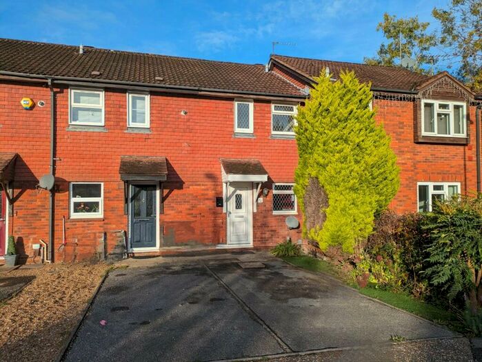 2 Bedroom House To Rent In Cottesmore Green, RH11