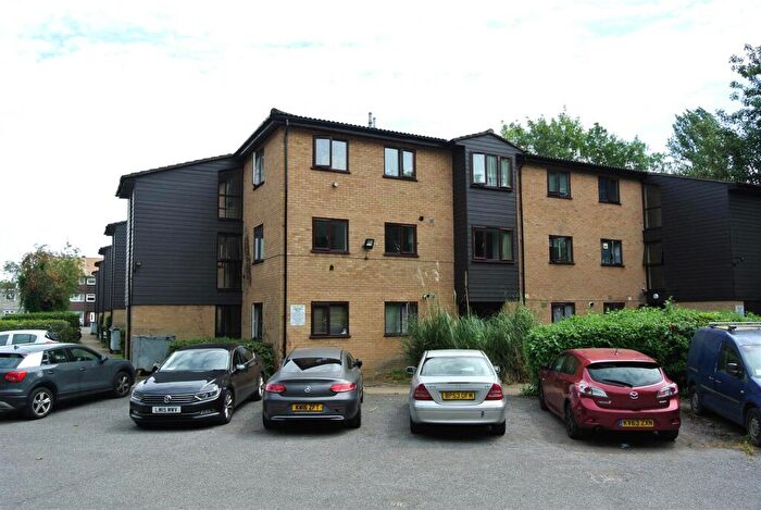 1 Bedroom Flat To Rent In Victoria Road, Slough, SL2