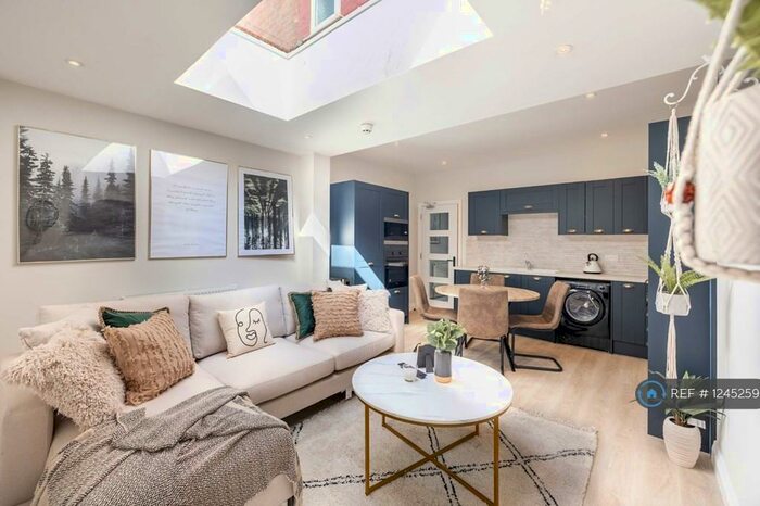 5 Bedroom Semi-Detached House To Rent In Harborne Lane, Selly Oak, Birmingham, B29