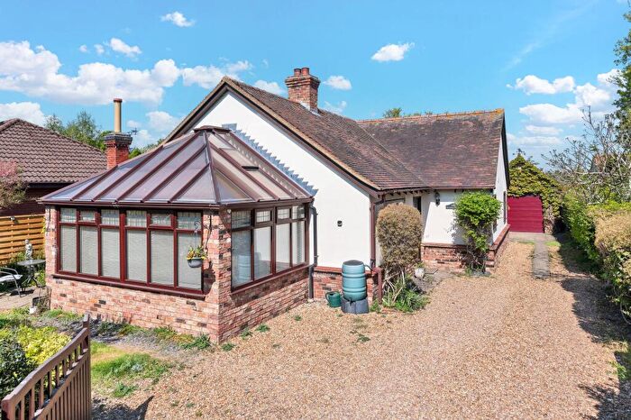 3 Bedroom Detached Bungalow For Sale In Top Close, Fowlmere, SG8