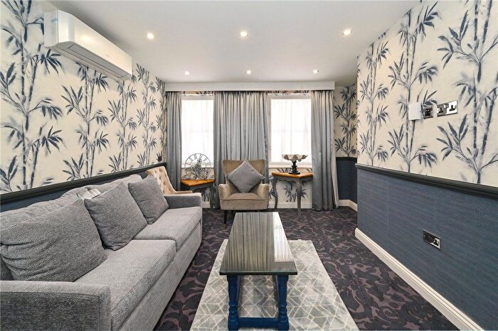 3 Bedroom Flat To Rent In Welbeck Street, London, W1G